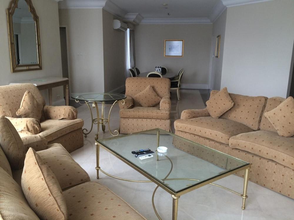Batavia Hotel & Serviced Apartments Cakarta Dış mekan fotoğraf